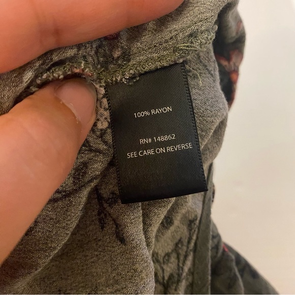 TORRID I Top Babydoll Gauze Keyhole Front Floral Carmalita Toss Size 1 Green - Picture 8 of 15